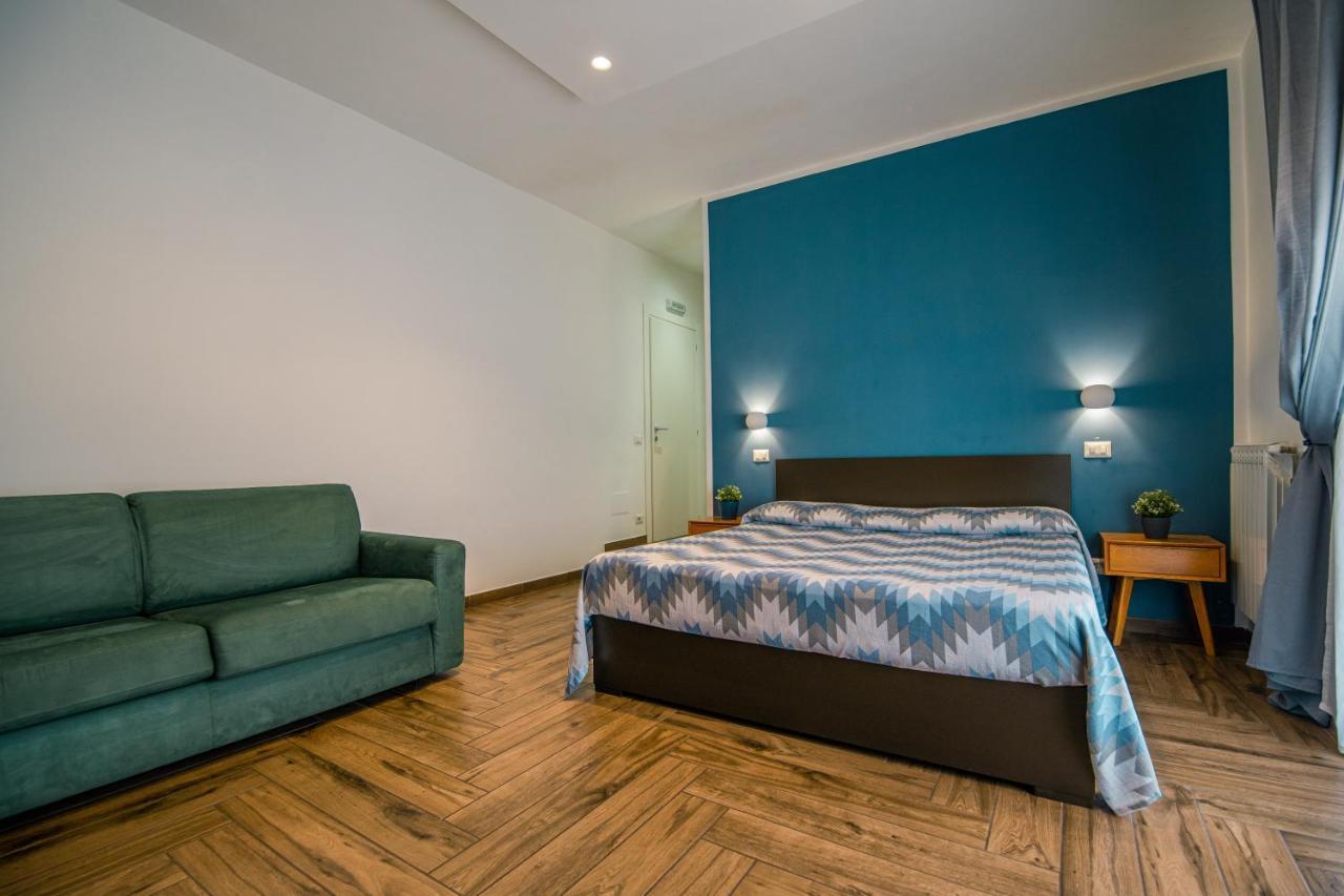Hub Ferroviario - 12 Posti Letto Per Il Tuo Gruppo A Napoli Con Wifi E Netflix Bed & Breakfast Bagian luar foto