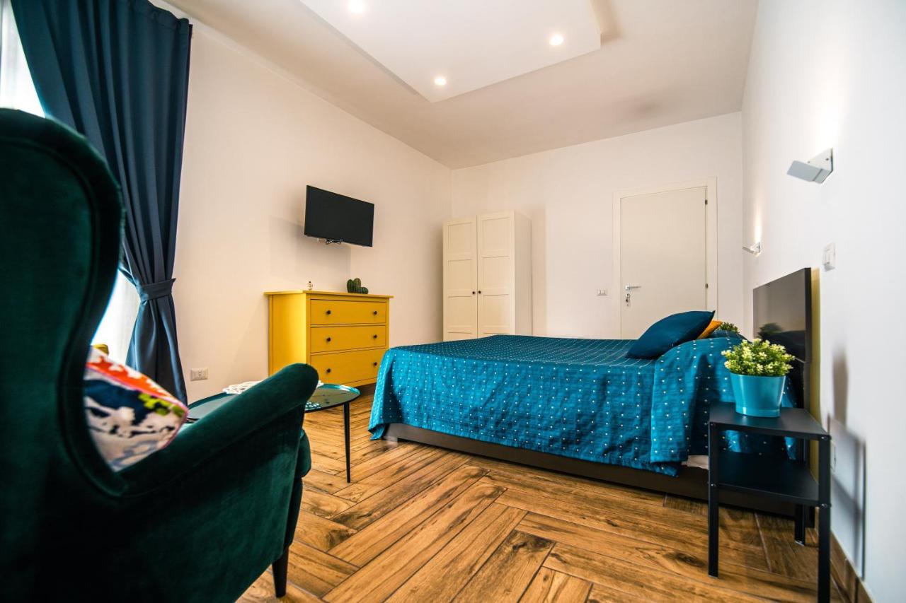 Hub Ferroviario - 12 Posti Letto Per Il Tuo Gruppo A Napoli Con Wifi E Netflix Bed & Breakfast Bagian luar foto