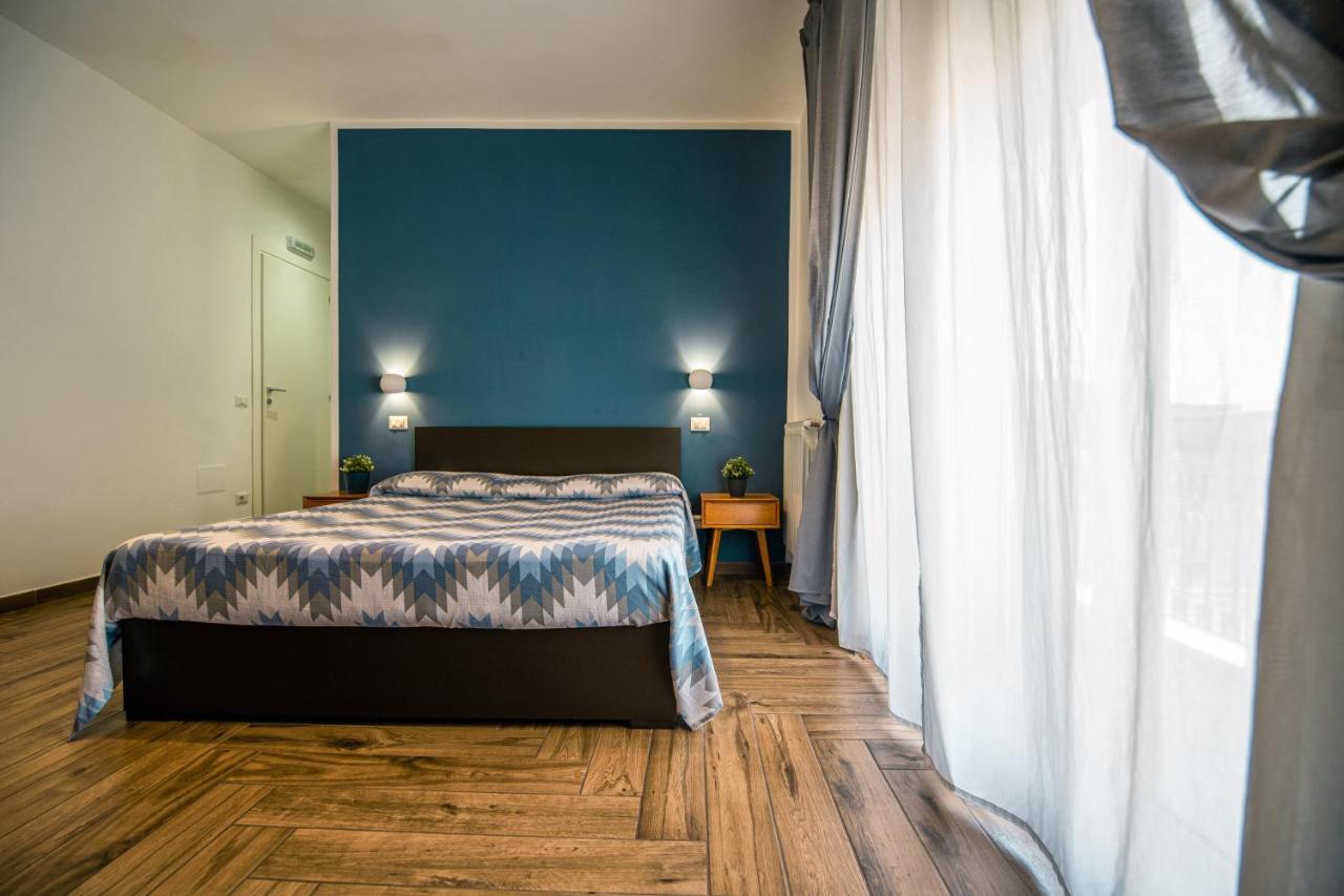 Hub Ferroviario - 12 Posti Letto Per Il Tuo Gruppo A Napoli Con Wifi E Netflix Bed & Breakfast Bagian luar foto