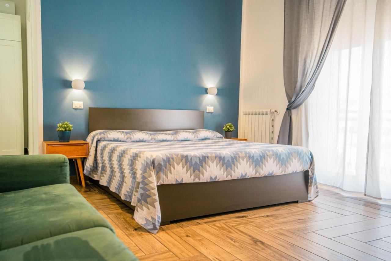 Hub Ferroviario - 12 Posti Letto Per Il Tuo Gruppo A Napoli Con Wifi E Netflix Bed & Breakfast Bagian luar foto