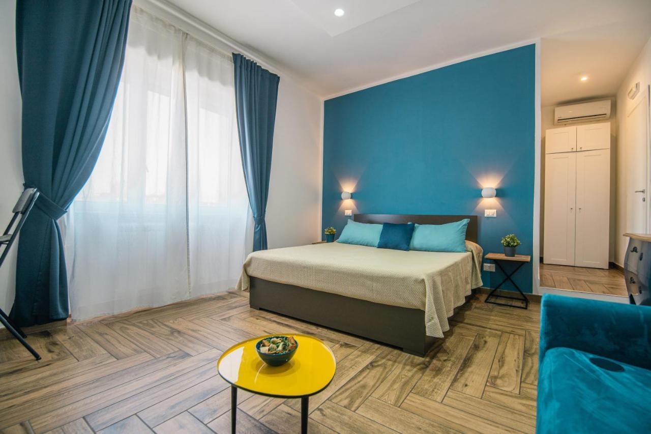 Hub Ferroviario - 12 Posti Letto Per Il Tuo Gruppo A Napoli Con Wifi E Netflix Bed & Breakfast Bagian luar foto