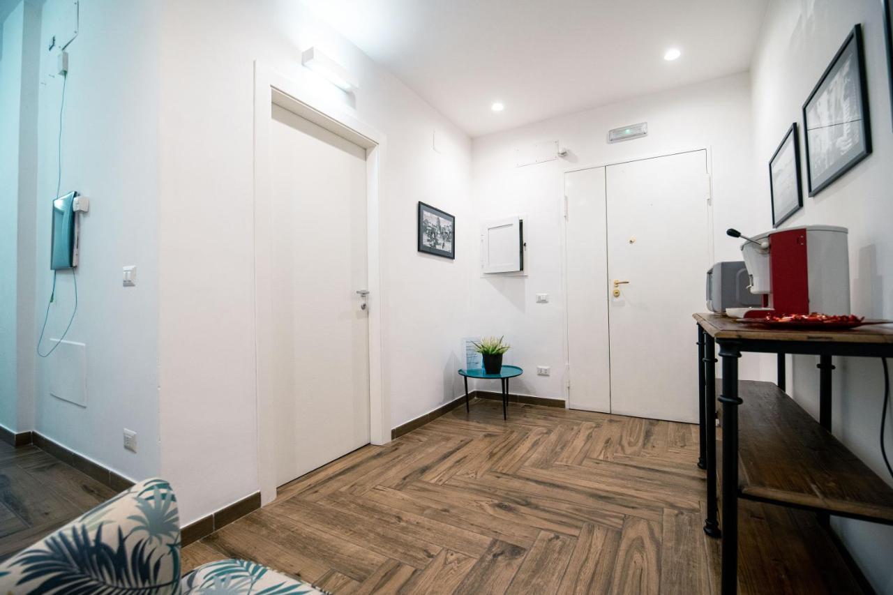 Hub Ferroviario - 12 Posti Letto Per Il Tuo Gruppo A Napoli Con Wifi E Netflix Bed & Breakfast Bagian luar foto