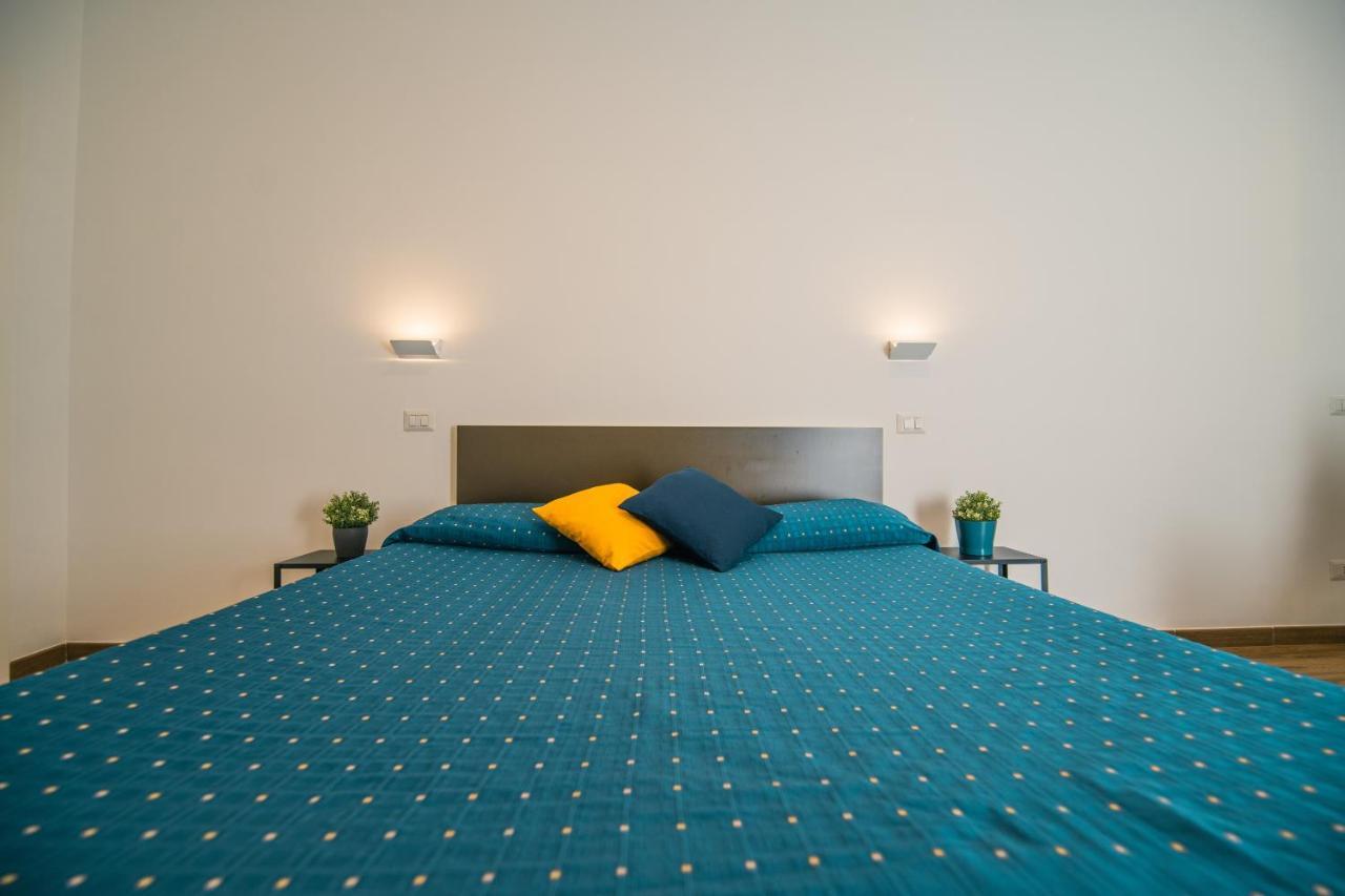 Hub Ferroviario - 12 Posti Letto Per Il Tuo Gruppo A Napoli Con Wifi E Netflix Bed & Breakfast Bagian luar foto