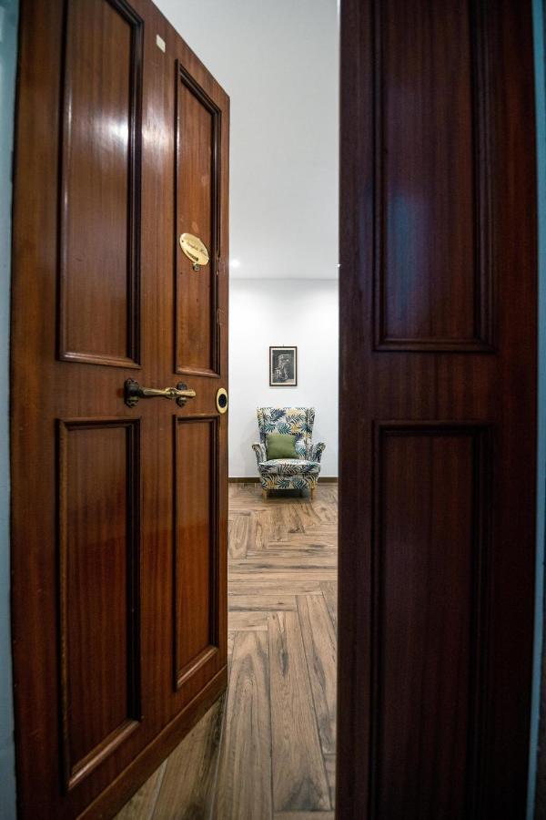 Hub Ferroviario - 12 Posti Letto Per Il Tuo Gruppo A Napoli Con Wifi E Netflix Bed & Breakfast Bagian luar foto