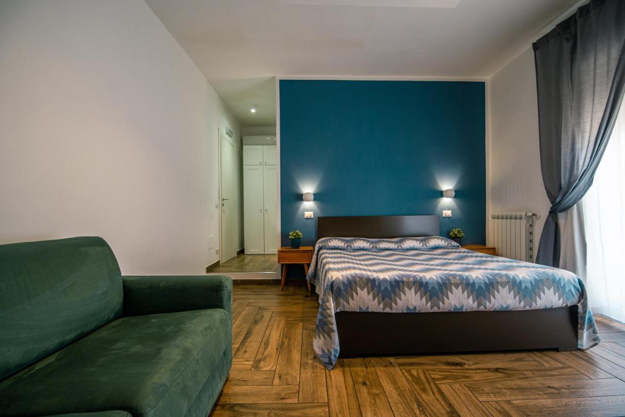 Hub Ferroviario - 12 Posti Letto Per Il Tuo Gruppo A Napoli Con Wifi E Netflix Bed & Breakfast Bagian luar foto