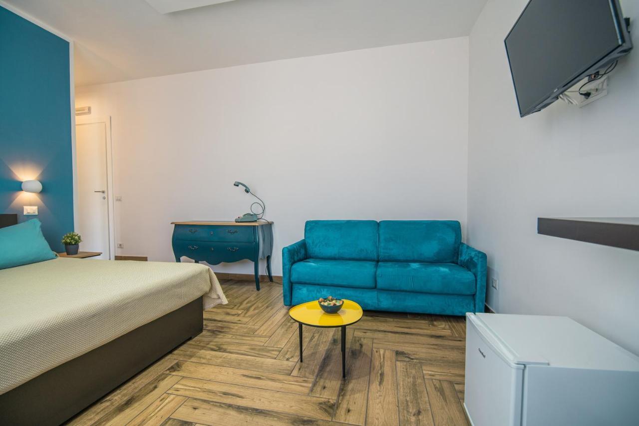 Hub Ferroviario - 12 Posti Letto Per Il Tuo Gruppo A Napoli Con Wifi E Netflix Bed & Breakfast Bagian luar foto