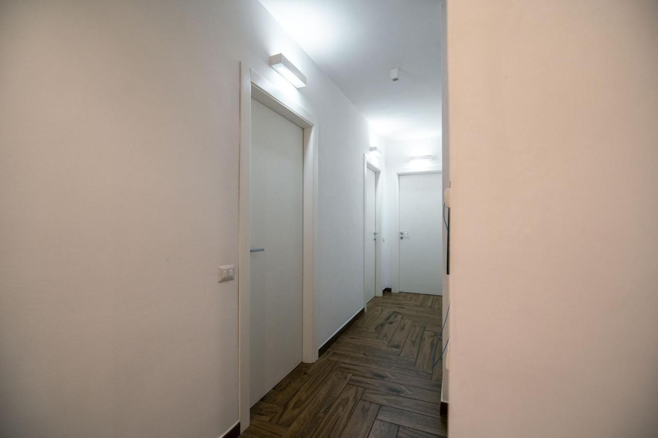 Hub Ferroviario - 12 Posti Letto Per Il Tuo Gruppo A Napoli Con Wifi E Netflix Bed & Breakfast Bagian luar foto